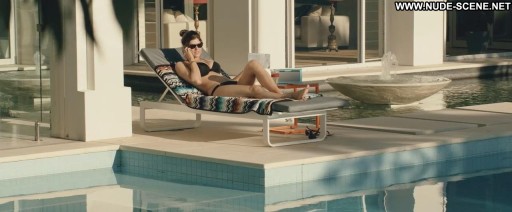 San Andreas Alexandra Daddario Celebrity Pool Black Cleavage Showing Cleavage Swimming Pool